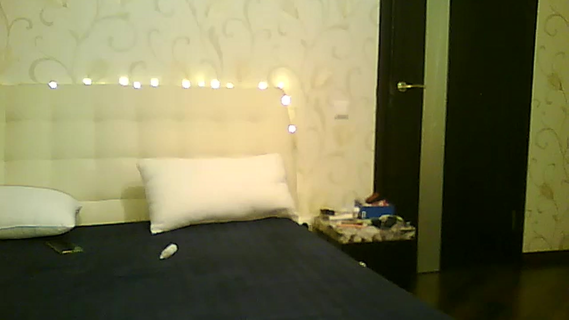 Gallery image thumbnail from AlissaMay's myfreecams stream on, 12/06/2023, 15:18 image 18 of 20