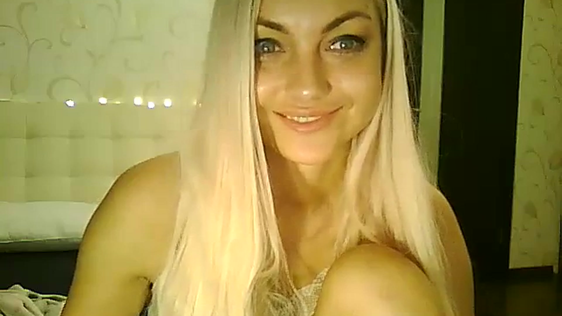 Gallery image thumbnail from AlissaMay's myfreecams stream on, 12/10/2023, 13:31 image 6 of 20