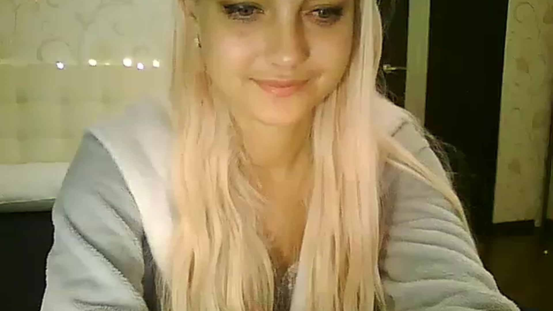 Gallery image thumbnail from AlissaMay's myfreecams stream on, 12/10/2023, 14:22 image 13 of 20