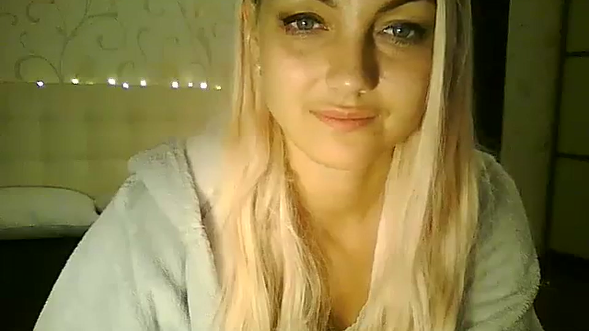 Gallery image thumbnail from AlissaMay's myfreecams stream on, 12/10/2023, 16:05 image 6 of 20