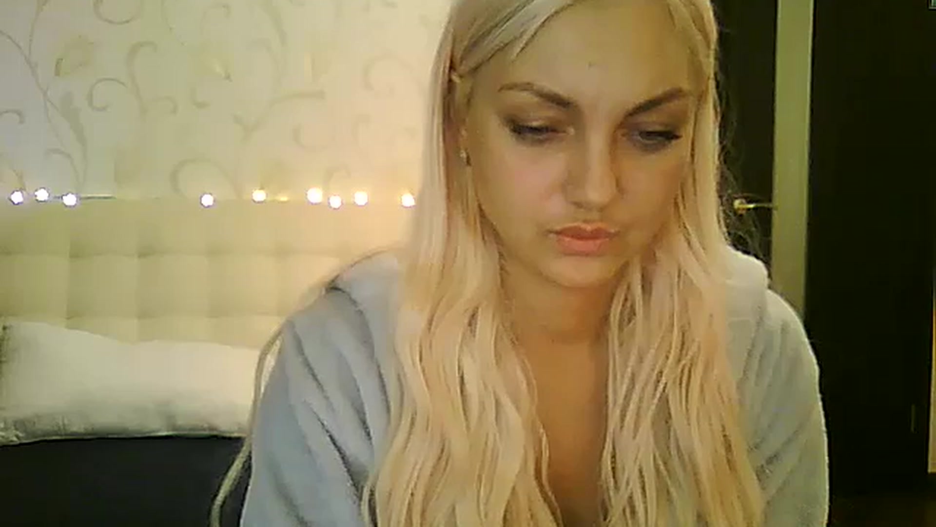 Gallery image thumbnail from AlissaMay's myfreecams stream on, 12/17/2023, 11:23 image 6 of 20