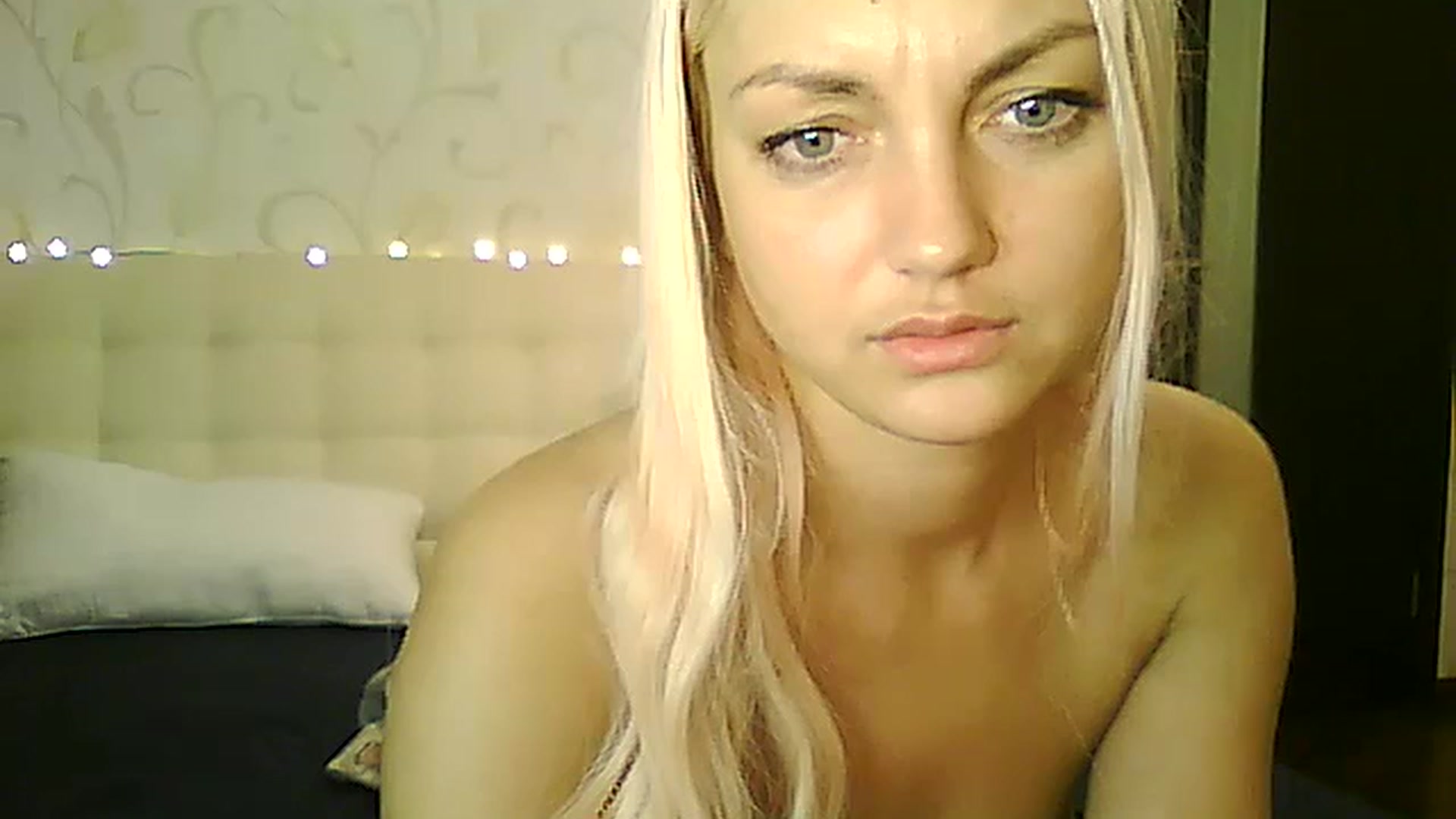 Gallery image thumbnail from AlissaMay's myfreecams stream on, 12/17/2023, 12:12 image 12 of 20