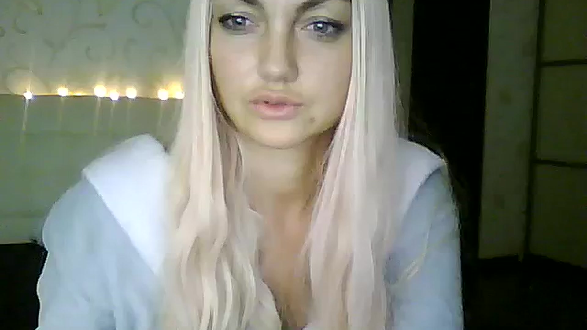 Gallery image thumbnail from AlissaMay's myfreecams stream on, 12/18/2023, 12:45 image 8 of 20
