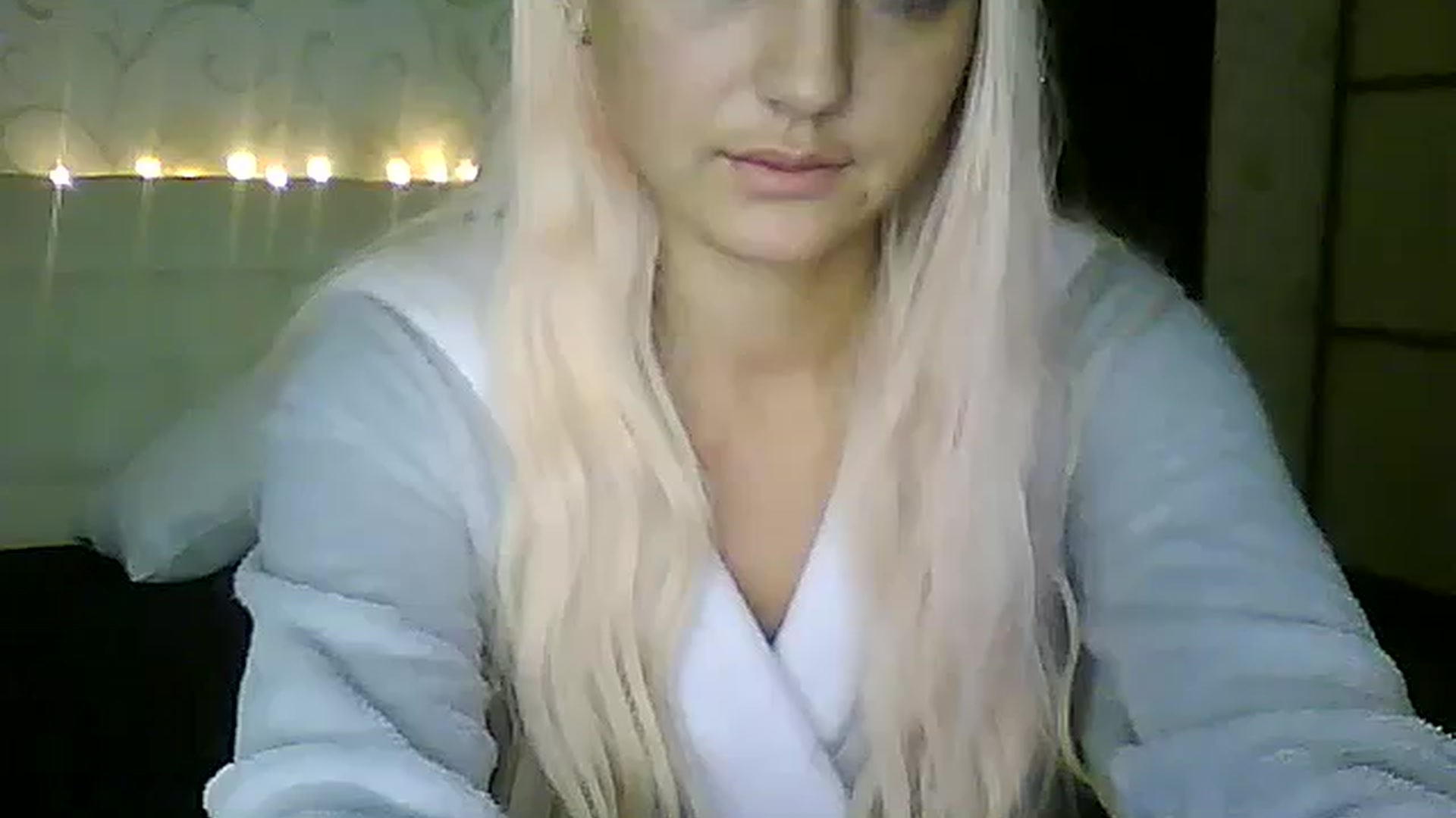 Gallery image thumbnail from AlissaMay's myfreecams stream on, 12/18/2023, 12:45 image 3 of 20