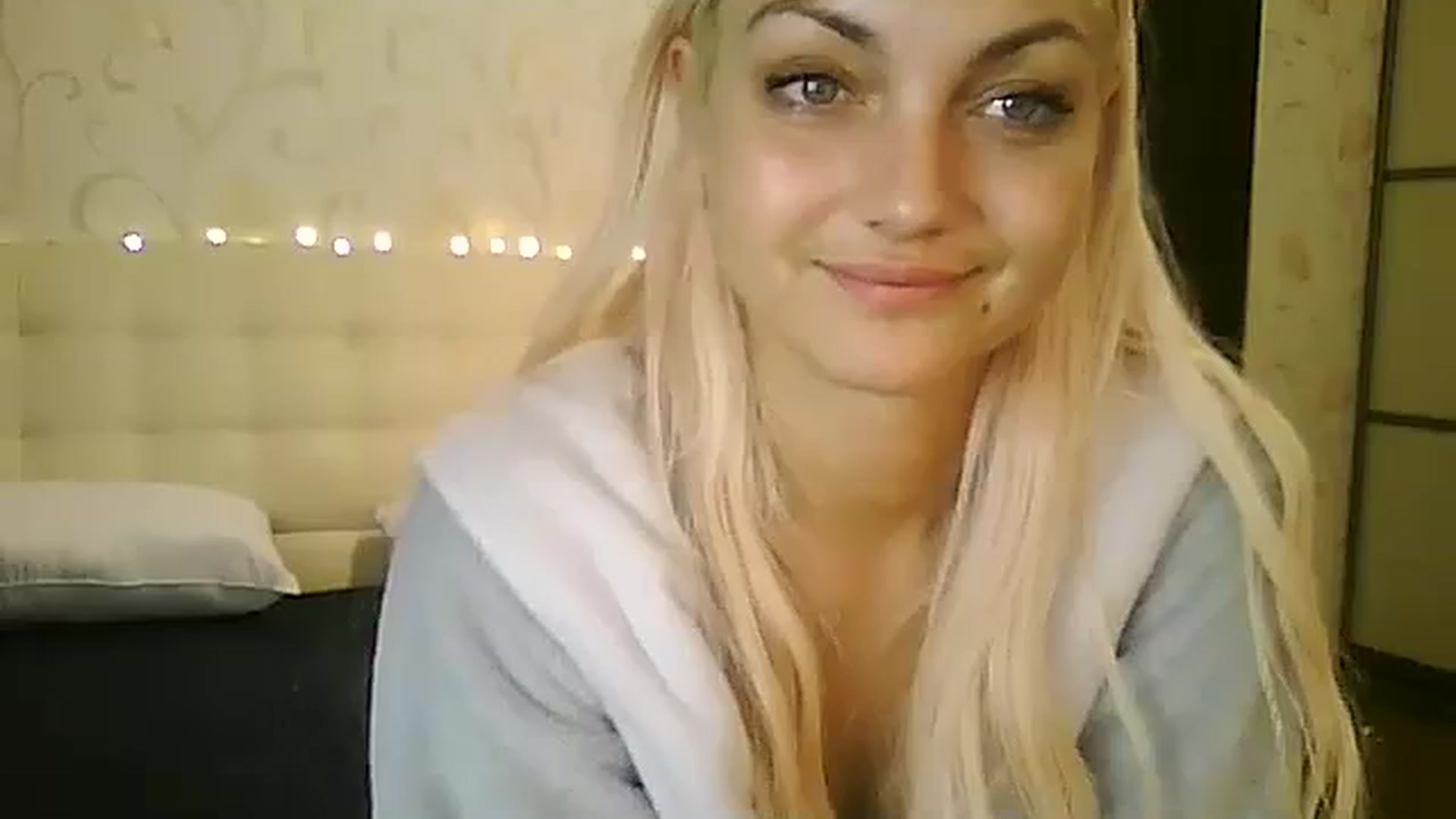 Gallery image thumbnail from AlissaMay's myfreecams stream on, 12/20/2023, 10:42 image 1 of 20