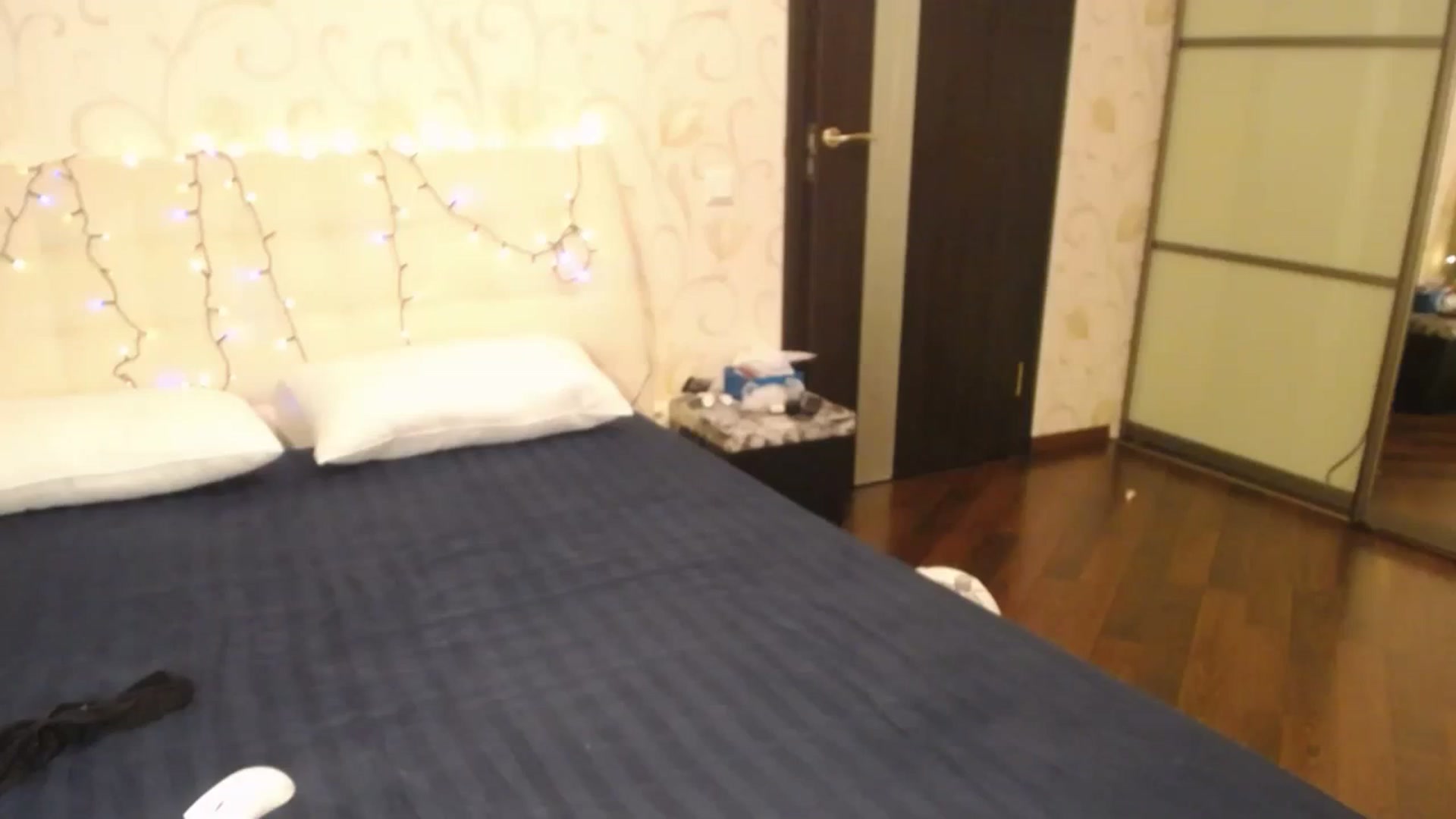 Gallery image thumbnail from AlissaMay's myfreecams stream on, 12/21/2023, 17:16 image 20 of 20