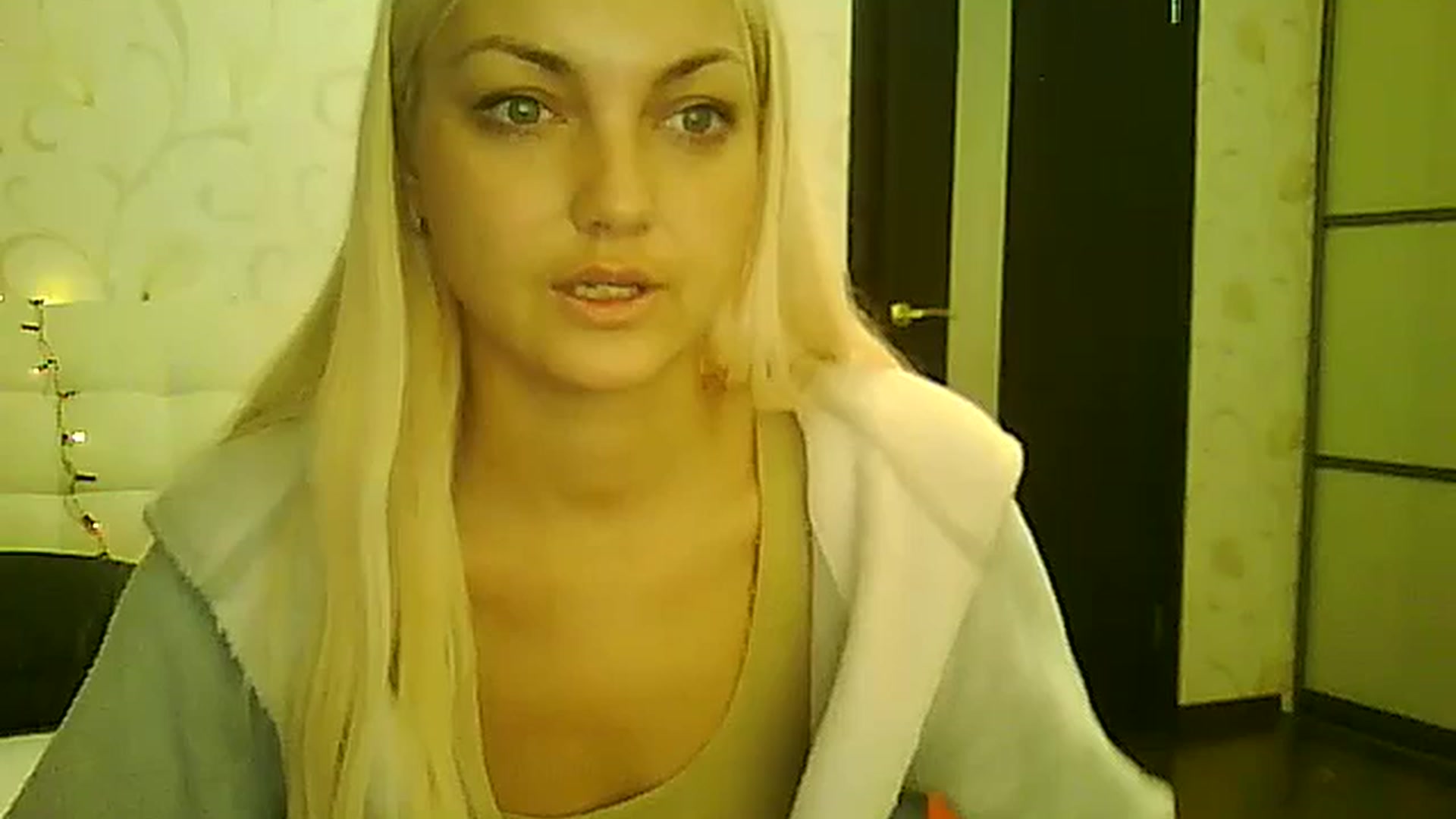 Gallery image thumbnail from AlissaMay's myfreecams stream on, 12/25/2023, 11:07 image 3 of 20