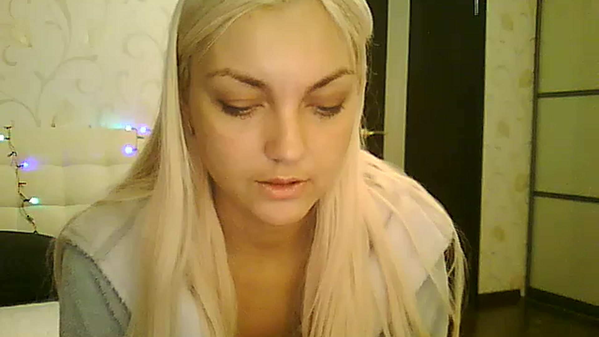 Gallery image thumbnail from AlissaMay's myfreecams stream on, 12/25/2023, 11:07 image 14 of 20