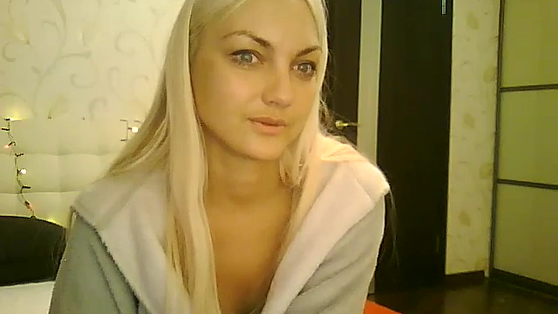 Gallery image thumbnail from AlissaMay's myfreecams stream on, 12/25/2023, 11:07 image 11 of 20