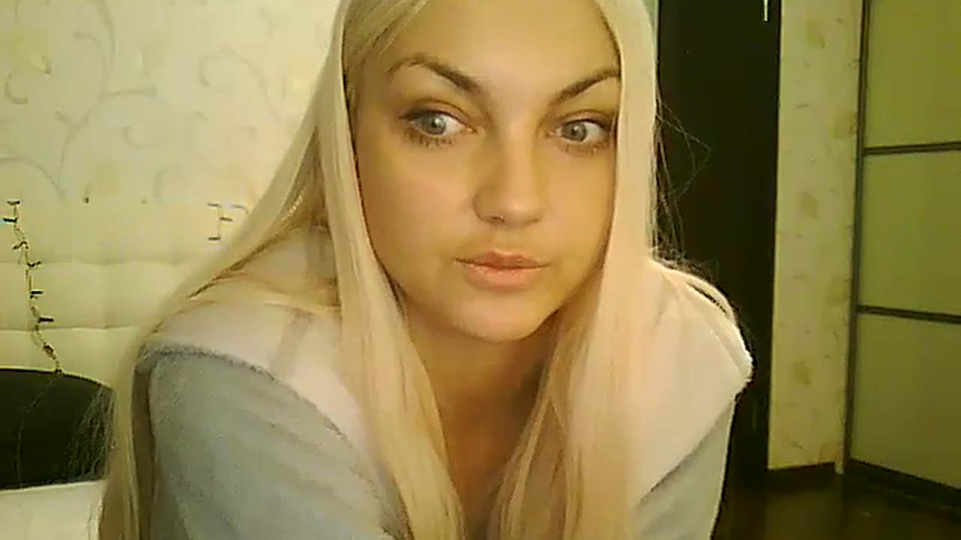 Gallery image thumbnail from AlissaMay's myfreecams stream on, 12/25/2023, 11:07 image 18 of 20