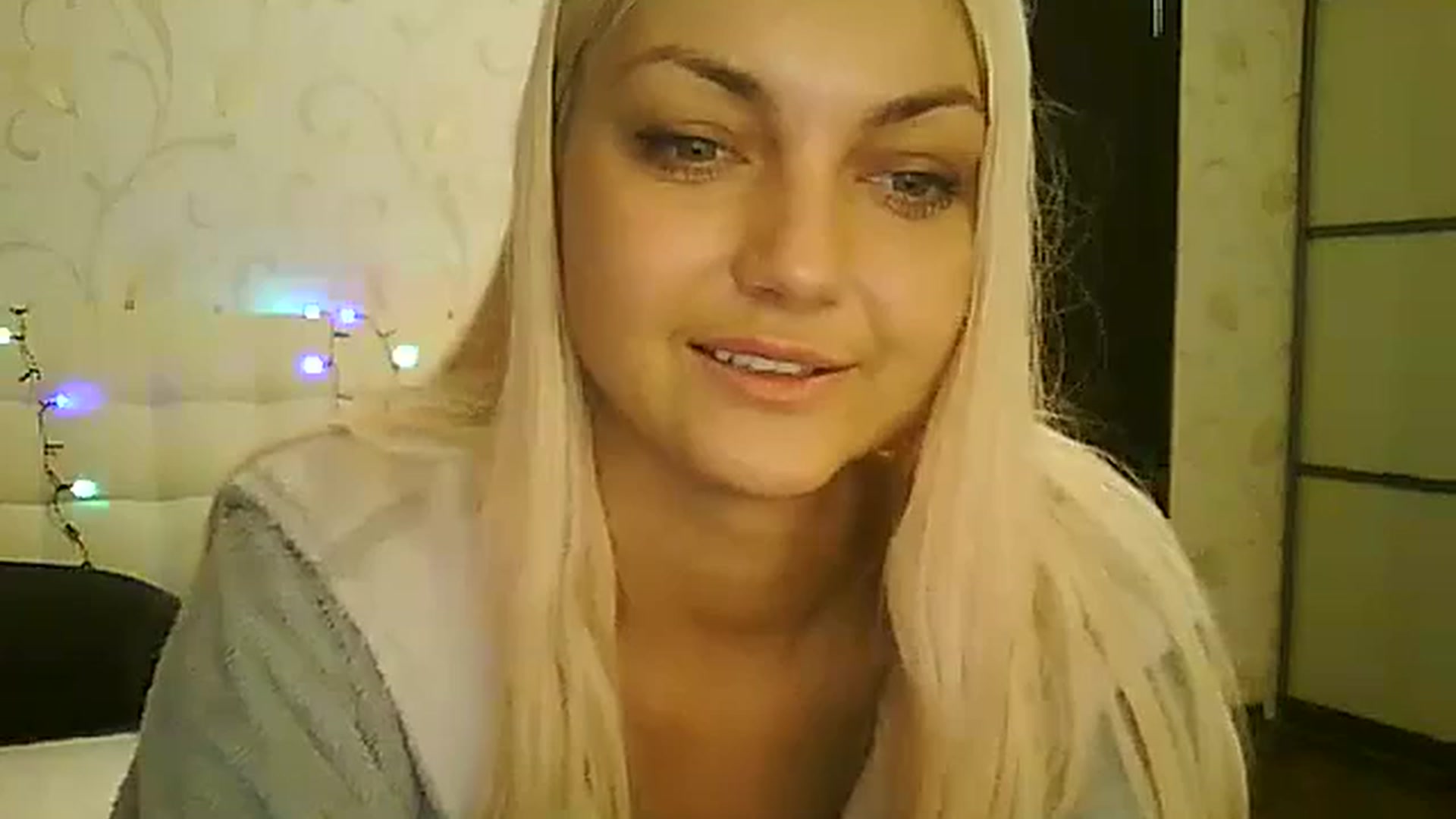 Gallery image thumbnail from AlissaMay's myfreecams stream on, 12/25/2023, 11:07 image 13 of 20