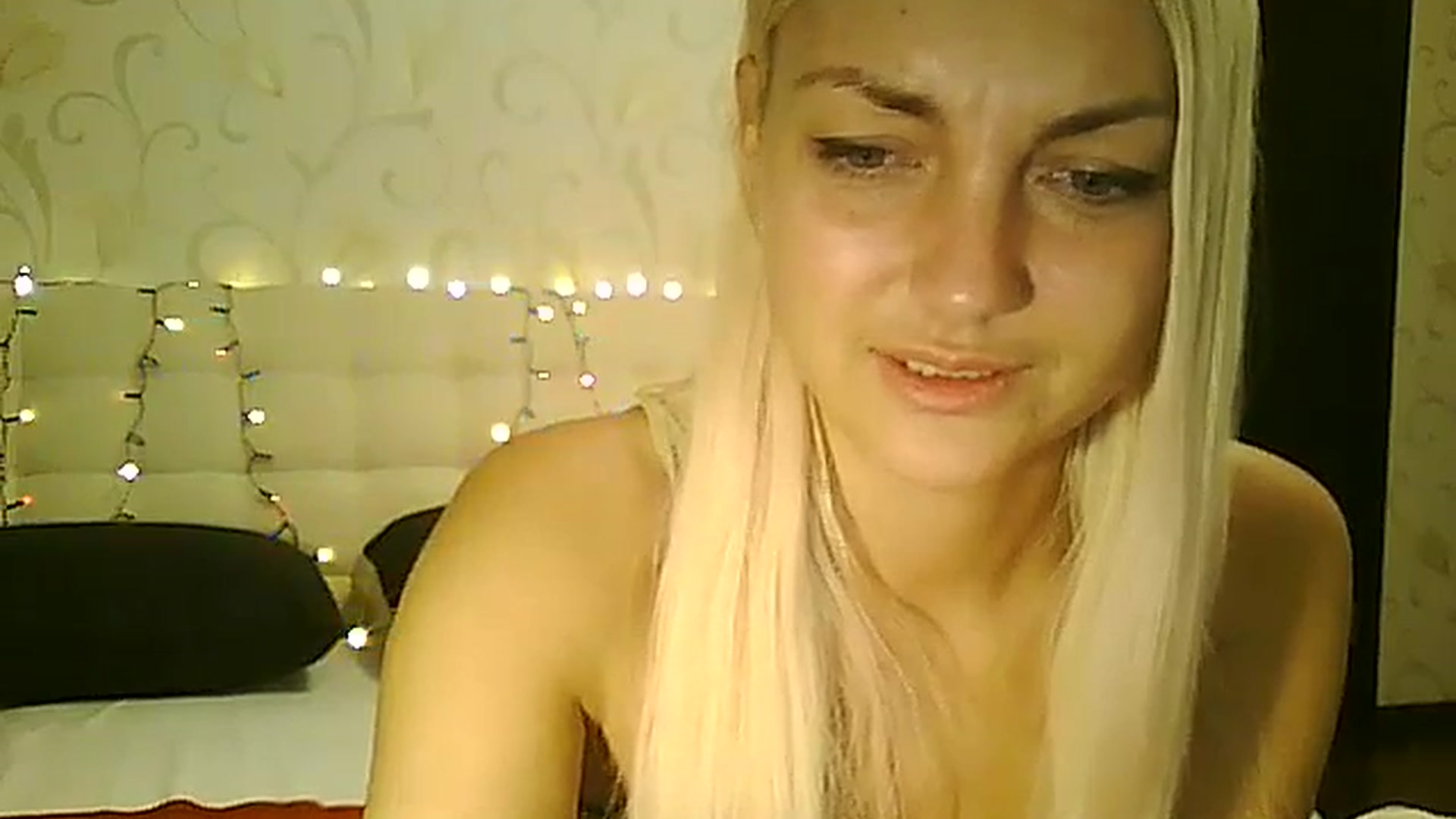 Gallery image thumbnail from AlissaMay's myfreecams stream on, 12/25/2023, 18:46 image 19 of 20