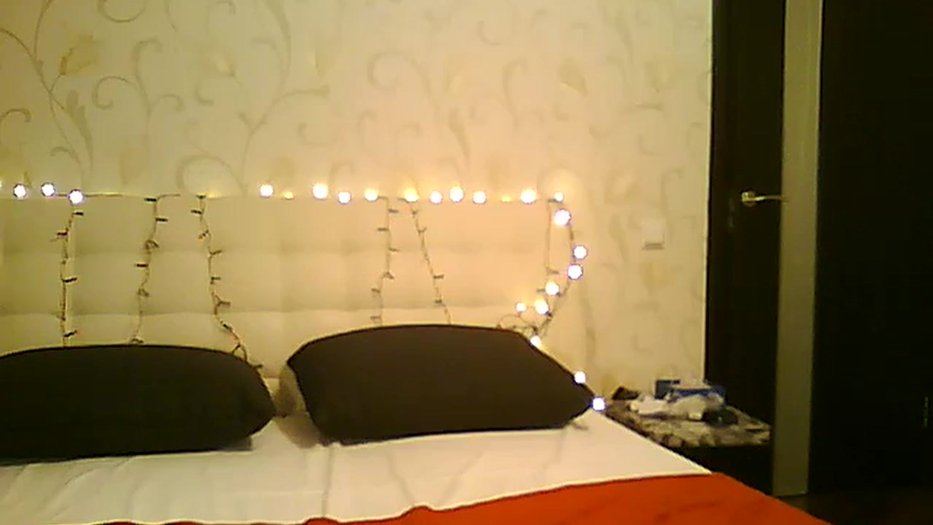 Gallery image thumbnail from AlissaMay's myfreecams stream on, 12/25/2023, 22:05 image 8 of 20