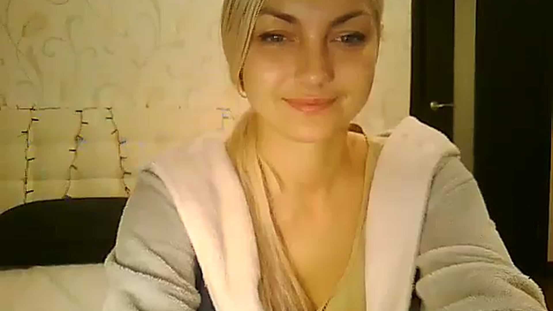 Gallery image thumbnail from AlissaMay's myfreecams stream on, 12/26/2023, 13:18 image 19 of 20