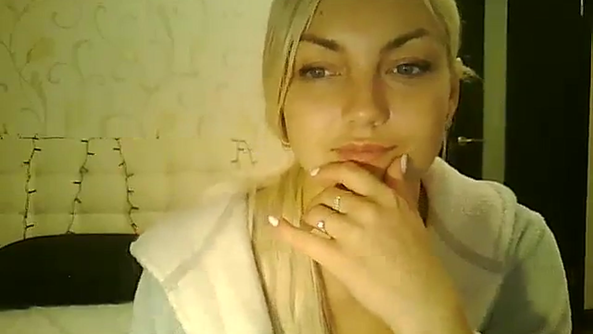 Gallery image thumbnail from AlissaMay's myfreecams stream on, 12/26/2023, 14:15 image 9 of 20