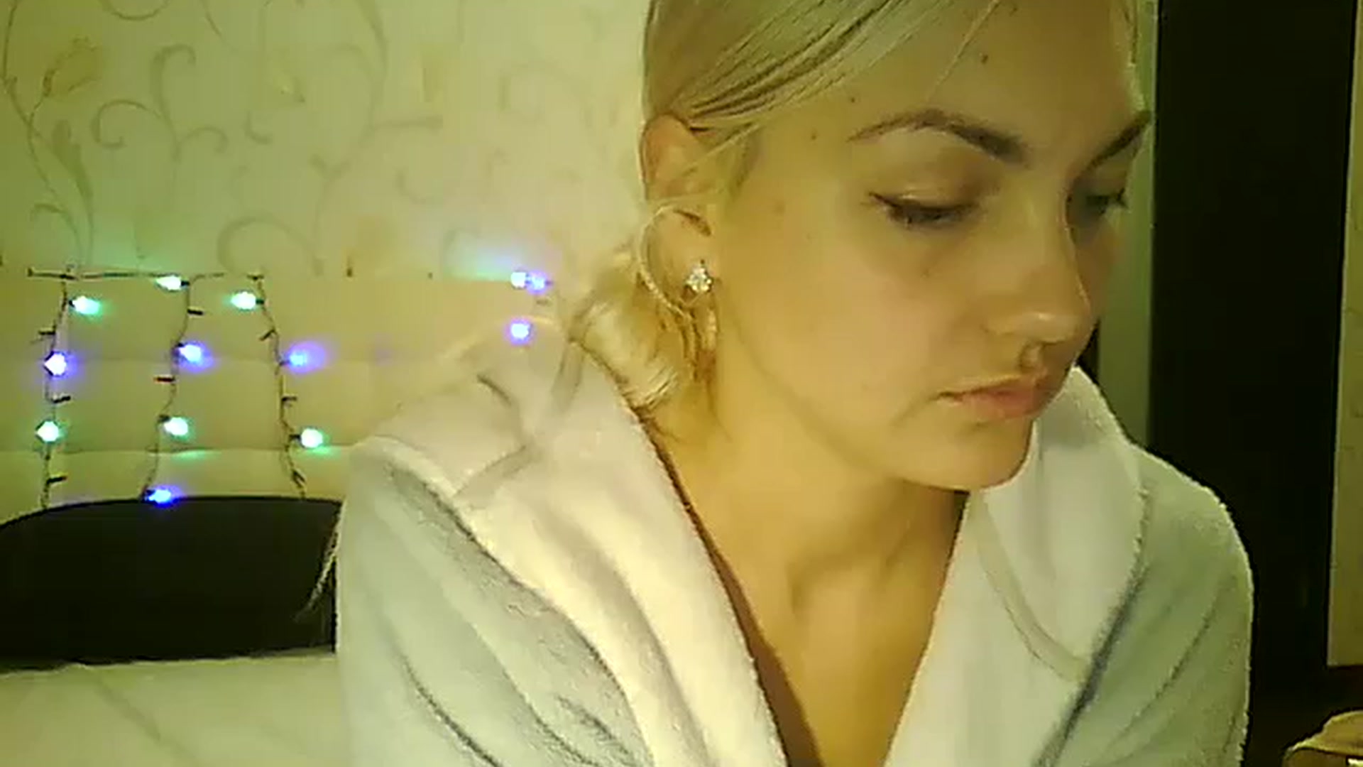 Gallery image thumbnail from AlissaMay's myfreecams stream on, 12/26/2023, 15:04 image 5 of 20