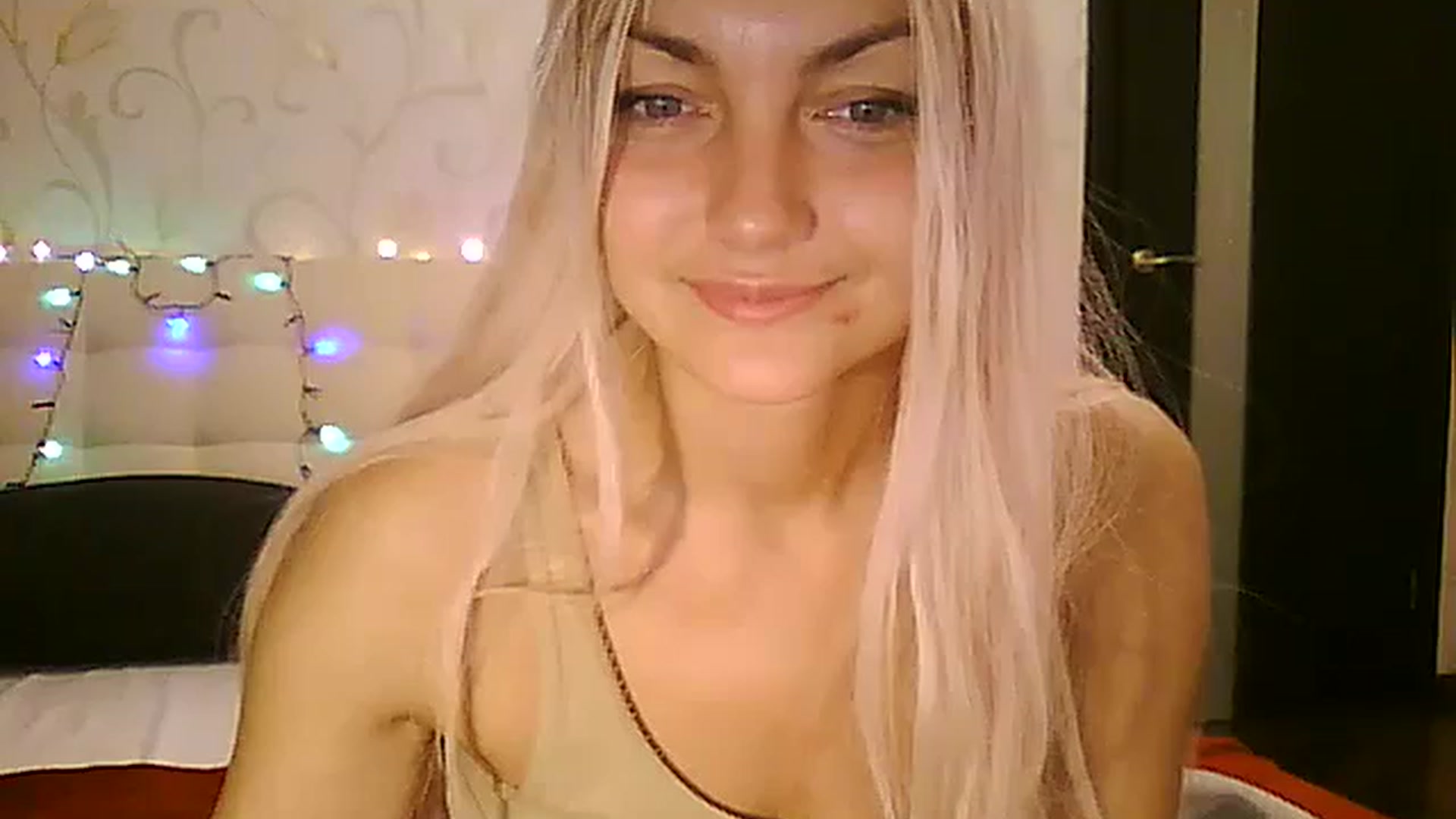 Gallery image thumbnail from AlissaMay's myfreecams stream on, 12/28/2023, 14:27 image 8 of 20