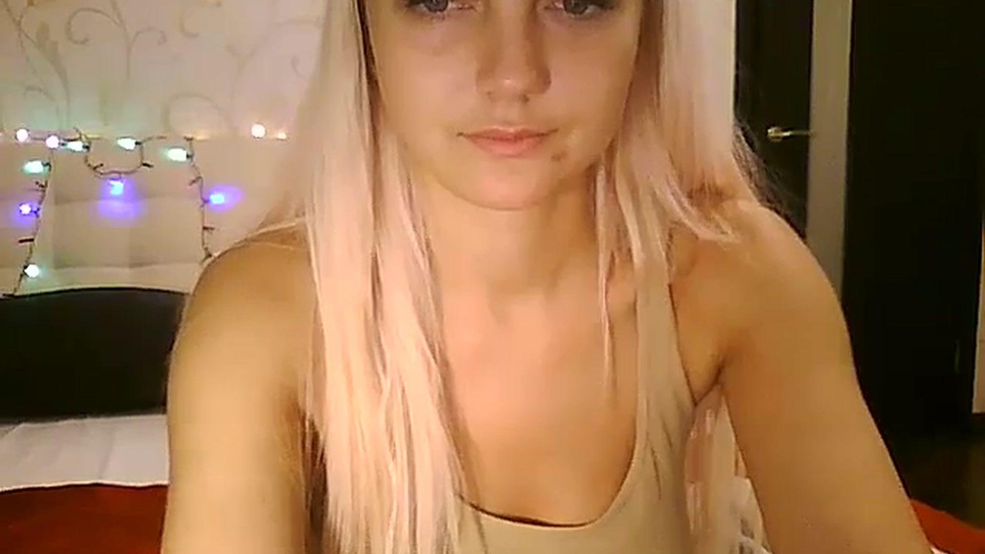 Gallery image thumbnail from AlissaMay's myfreecams stream on, 12/28/2023, 14:27 image 4 of 20