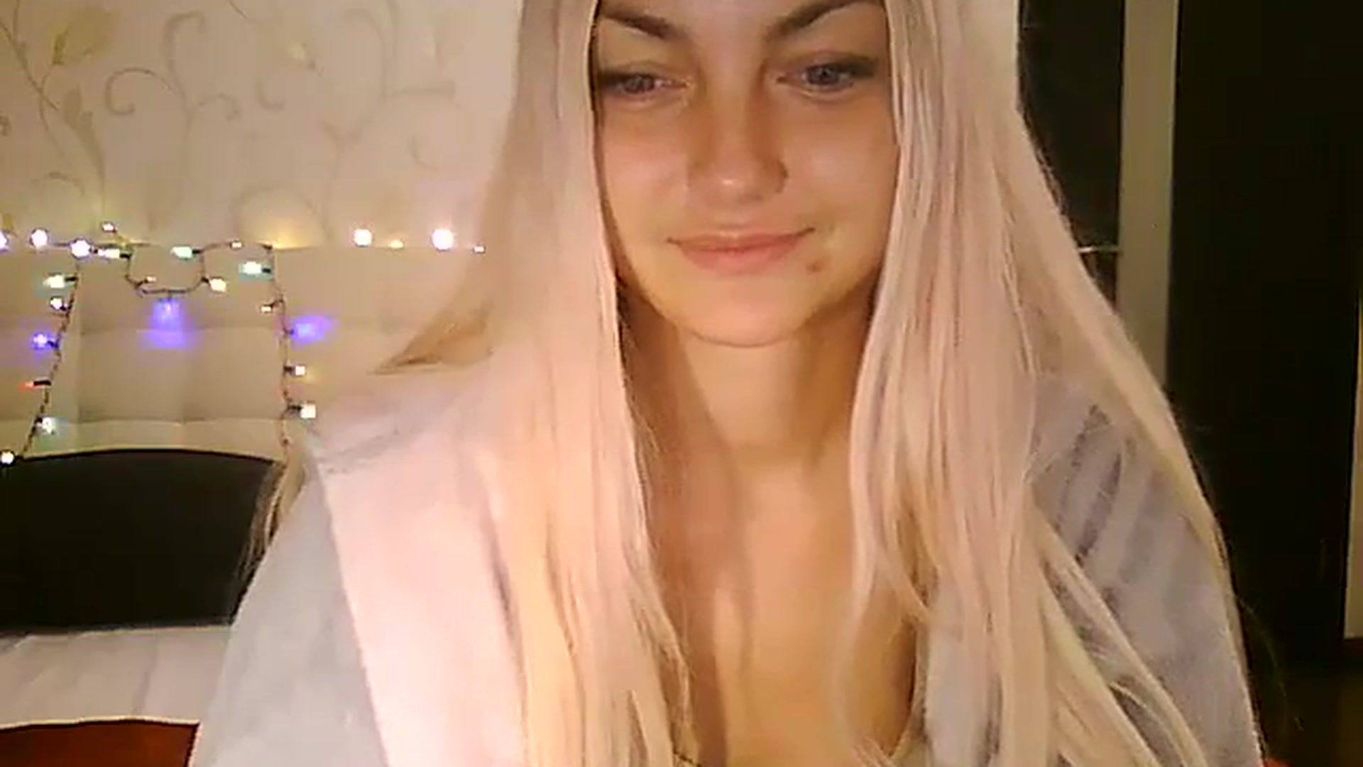 Gallery image thumbnail from AlissaMay's myfreecams stream on, 12/28/2023, 14:27 image 12 of 20