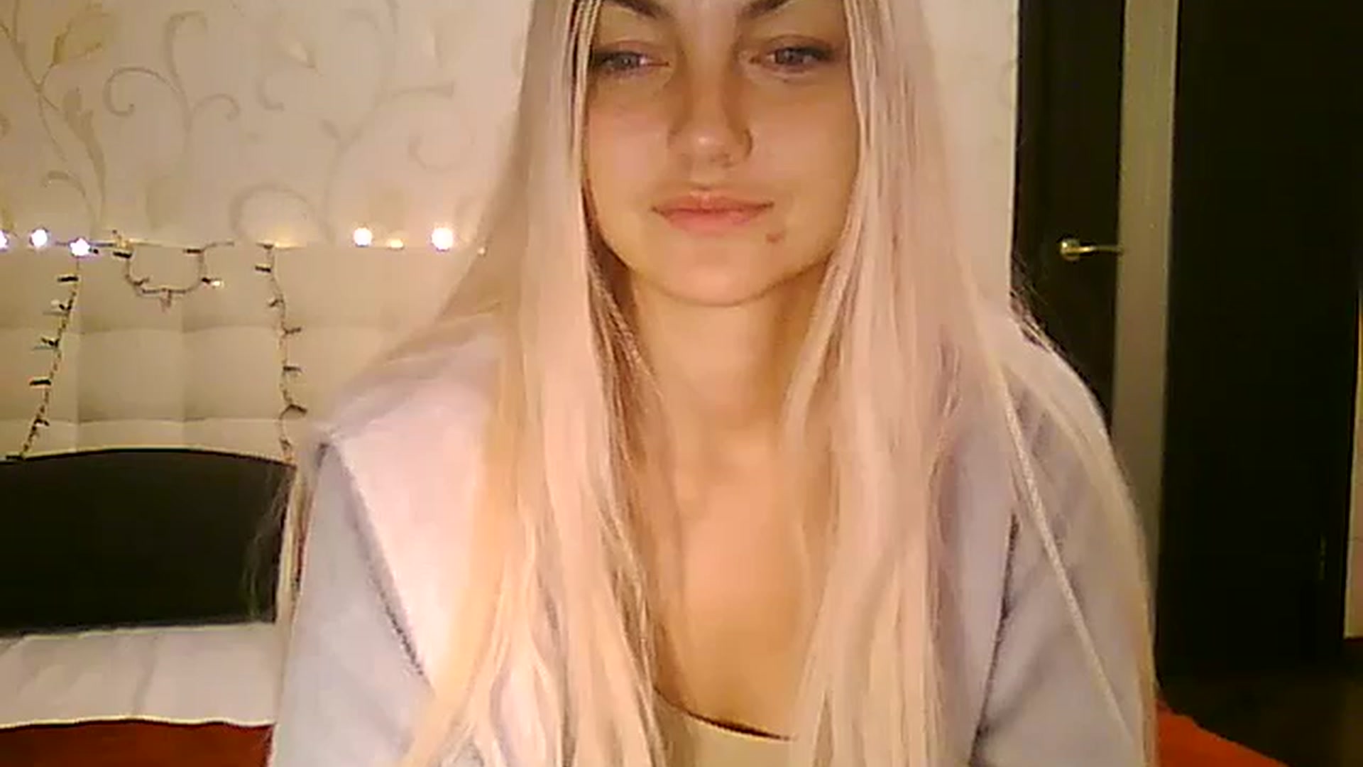 Gallery image thumbnail from AlissaMay's myfreecams stream on, 12/28/2023, 14:27 image 14 of 20