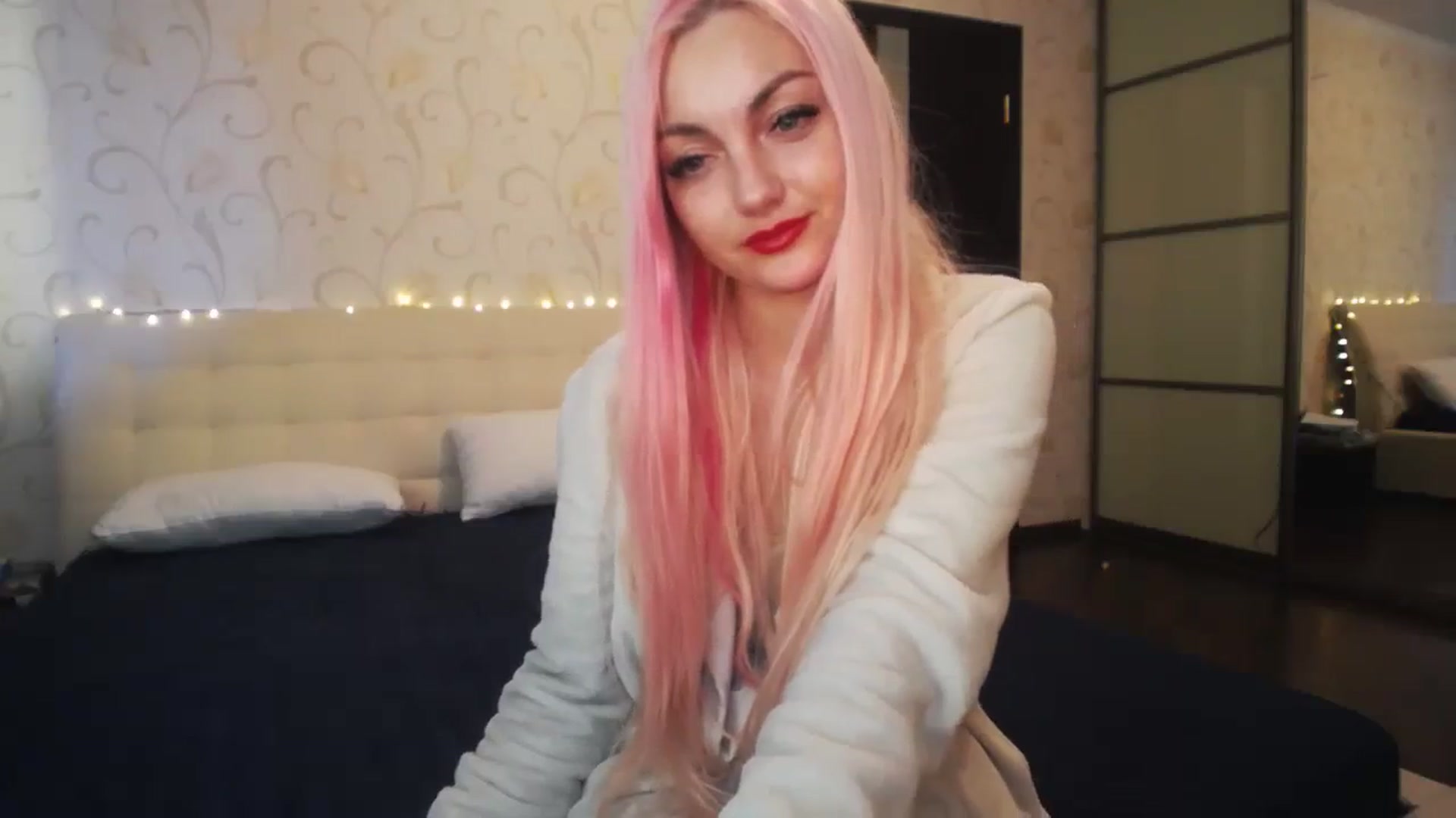 Gallery image thumbnail from AlissaMay's myfreecams stream on, 02/02/2024, 10:32 image 2 of 20