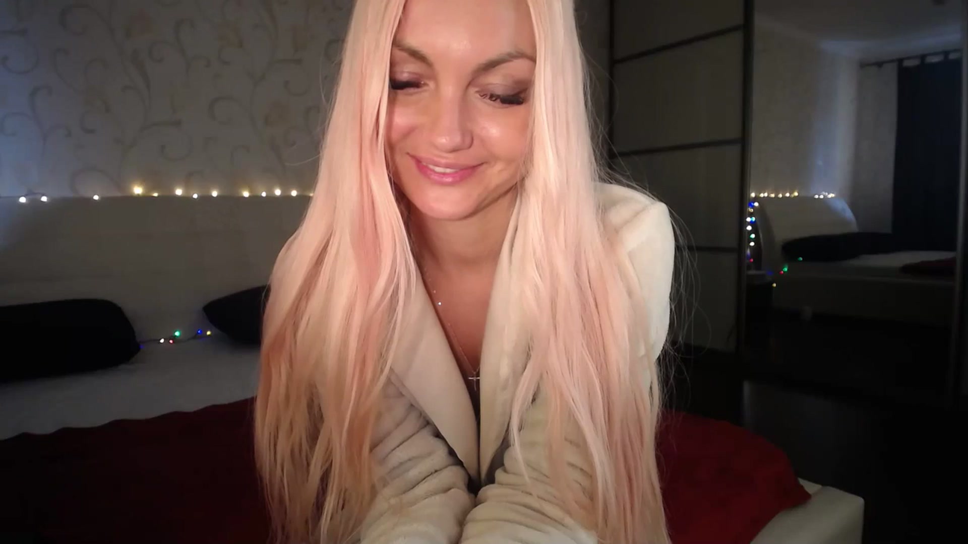 Gallery image thumbnail from AlissaMay's myfreecams stream on, 02/07/2024, 11:00 image 5 of 20