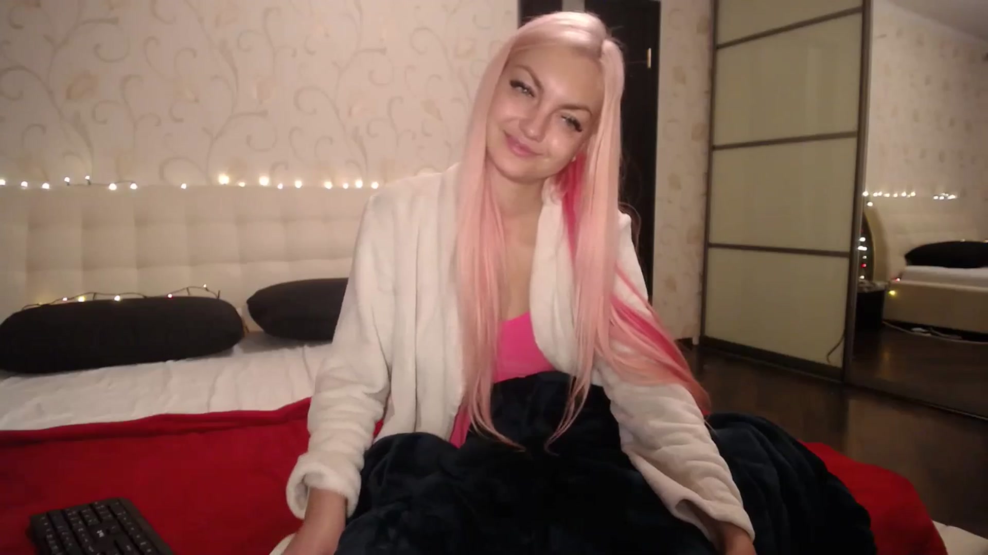 Gallery image thumbnail from AlissaMay's myfreecams stream on, 02/27/2024, 16:46 image 13 of 20