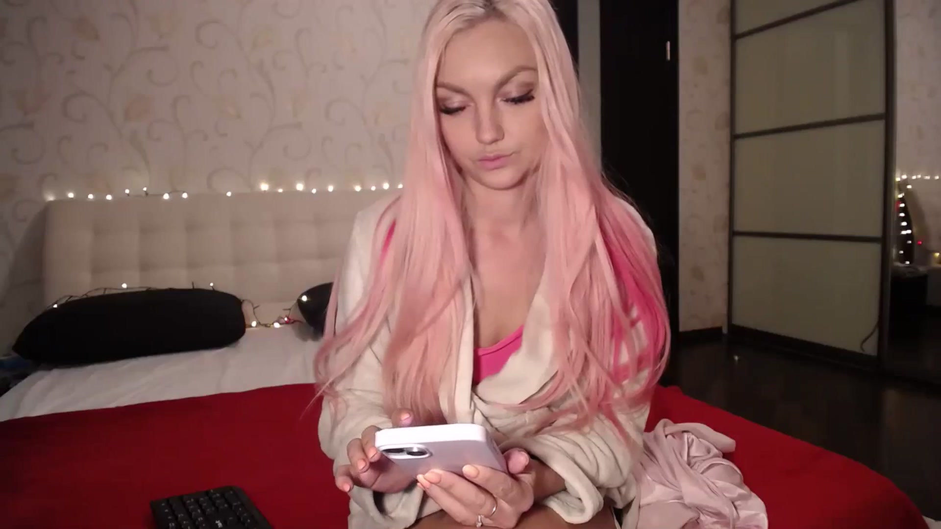 Gallery image thumbnail from AlissaMay's myfreecams stream on, 03/05/2024, 19:11 image 3 of 20
