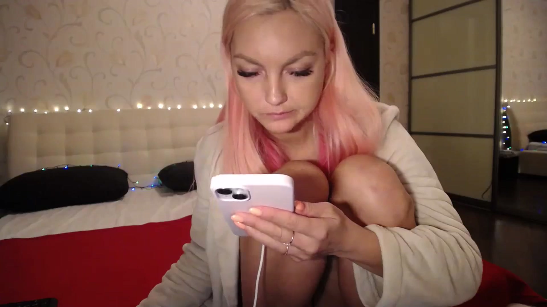 Gallery image thumbnail from AlissaMay's myfreecams stream on, 03/06/2024, 20:05 image 10 of 20