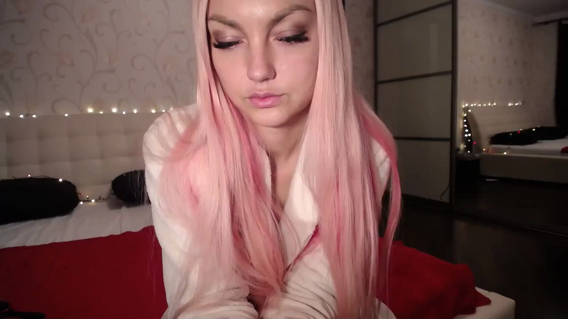 Gallery image thumbnail from AlissaMay's myfreecams stream on, 03/08/2024, 02:43 image 2 of 20
