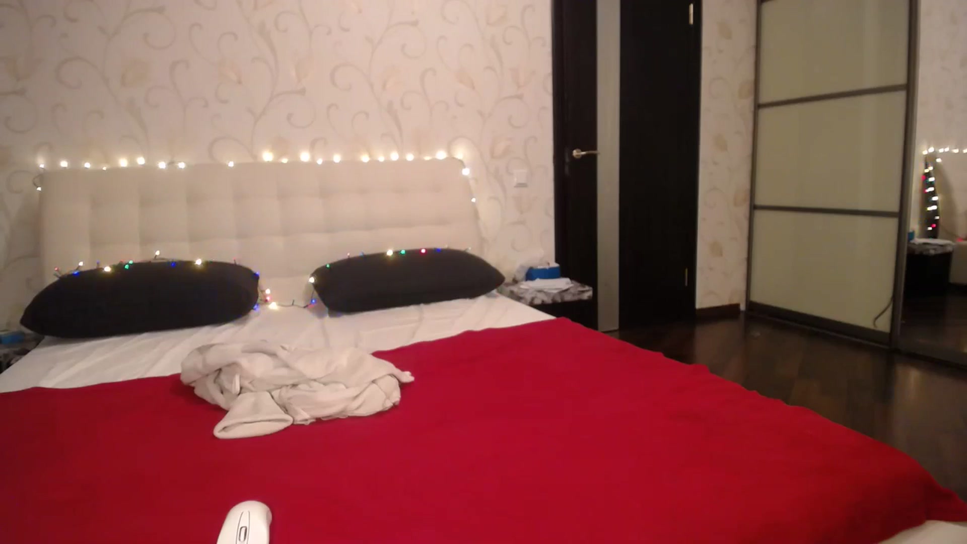 Gallery image thumbnail from AlissaMay's myfreecams stream on, 03/09/2024, 19:45 image 16 of 20