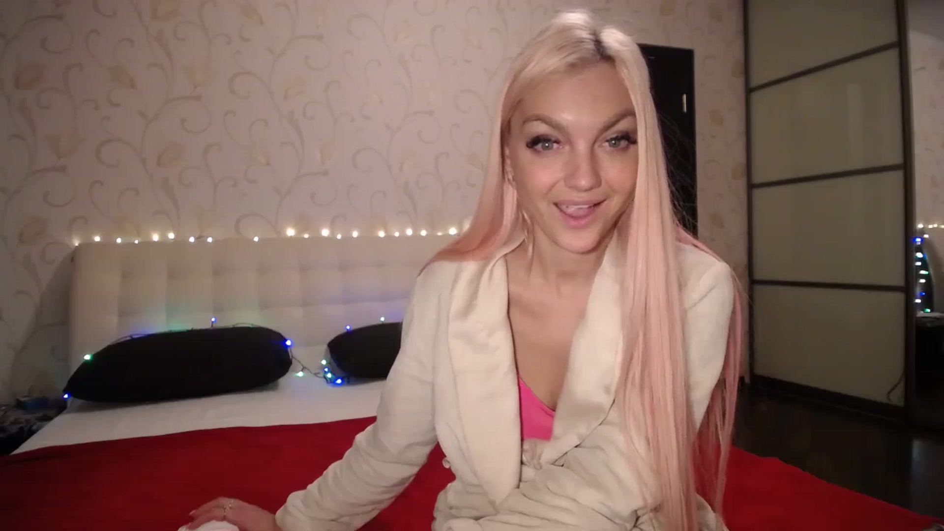 Gallery image thumbnail from AlissaMay's myfreecams stream on, 03/13/2024, 03:06 image 2 of 20