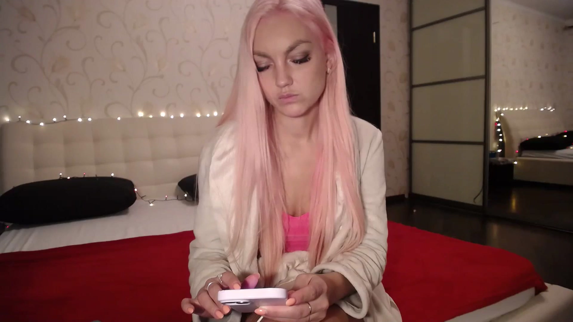 Gallery image thumbnail from AlissaMay's myfreecams stream on, 03/15/2024, 19:15 image 17 of 20