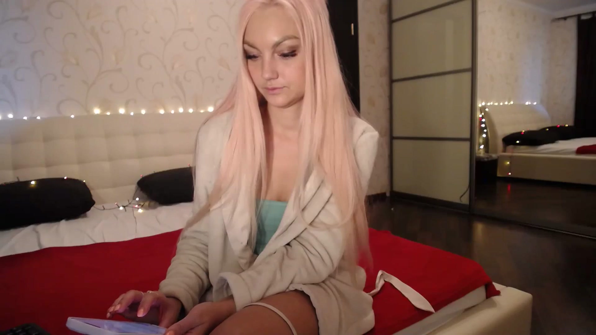 Gallery image thumbnail from AlissaMay's myfreecams stream on, 03/23/2024, 15:21 image 8 of 20