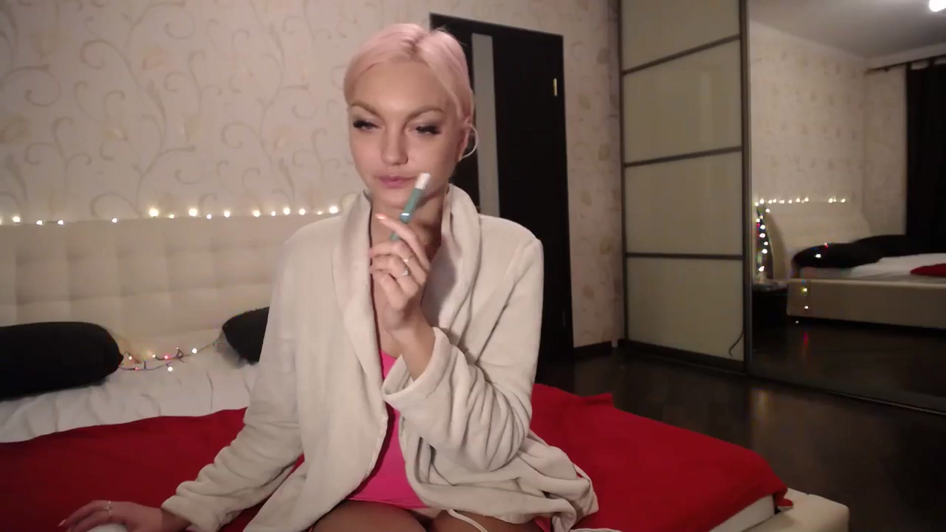Gallery image thumbnail from AlissaMay's myfreecams stream on, 03/23/2024, 20:06 image 20 of 20