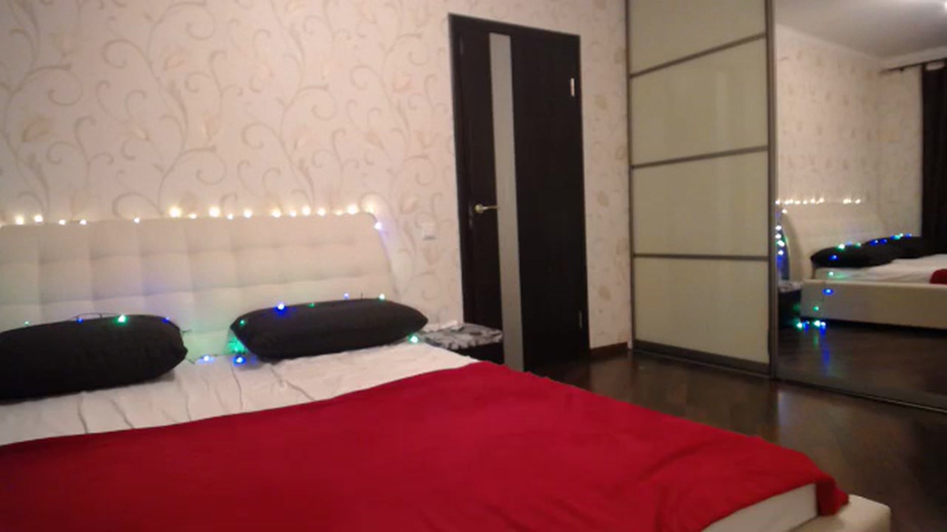 Gallery image thumbnail from AlissaMay's myfreecams stream on, 03/25/2024, 17:21 image 16 of 20