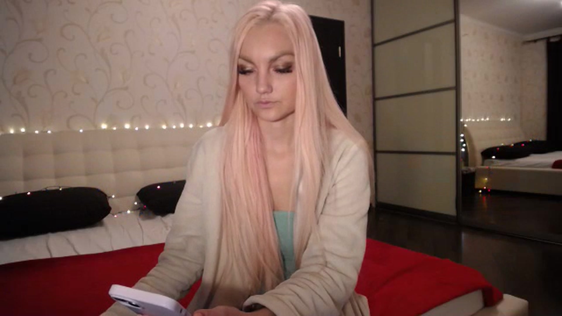 Gallery image thumbnail from AlissaMay's myfreecams stream on, 03/25/2024, 17:21 image 2 of 20