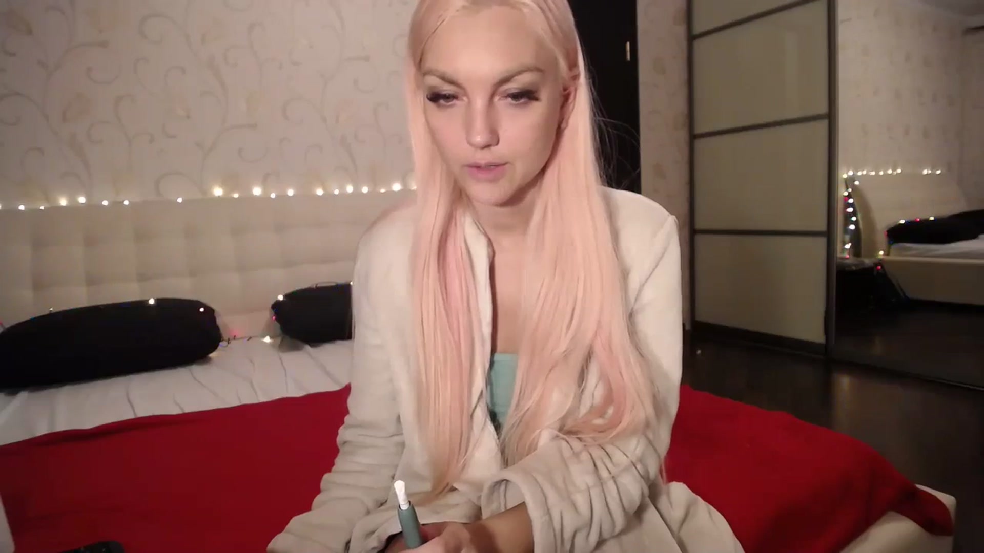 Gallery image thumbnail from AlissaMay's myfreecams stream on, 03/26/2024, 19:07 image 15 of 20