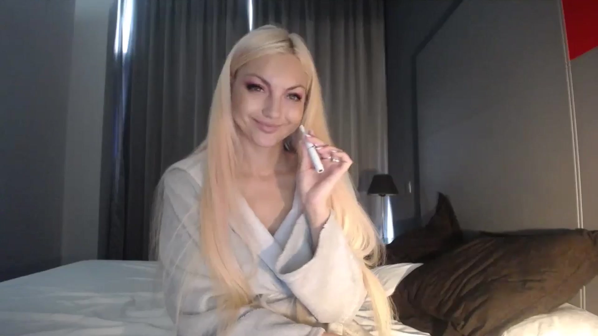 Gallery image thumbnail from AlissaMay's myfreecams stream on, 04/27/2024, 09:58 image 7 of 20