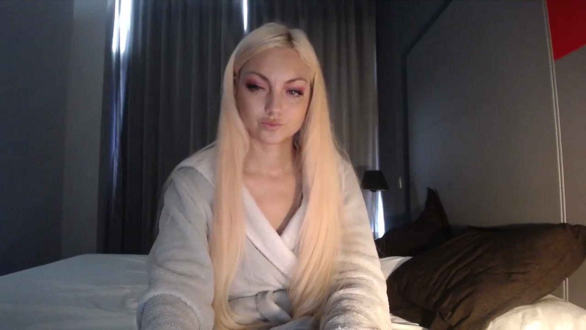 Gallery image thumbnail from AlissaMay's myfreecams stream on, 04/27/2024, 09:58 image 19 of 20
