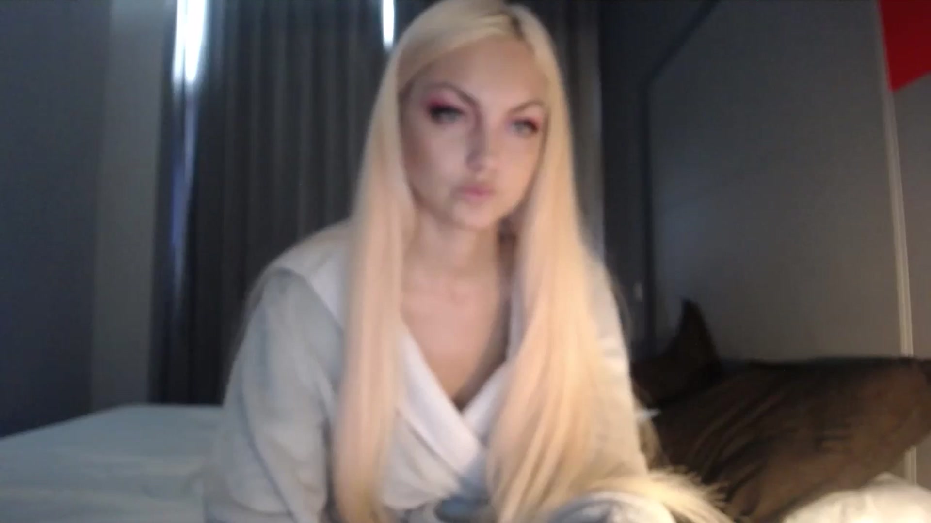 Gallery image thumbnail from AlissaMay's myfreecams stream on, 04/27/2024, 09:58 image 13 of 20