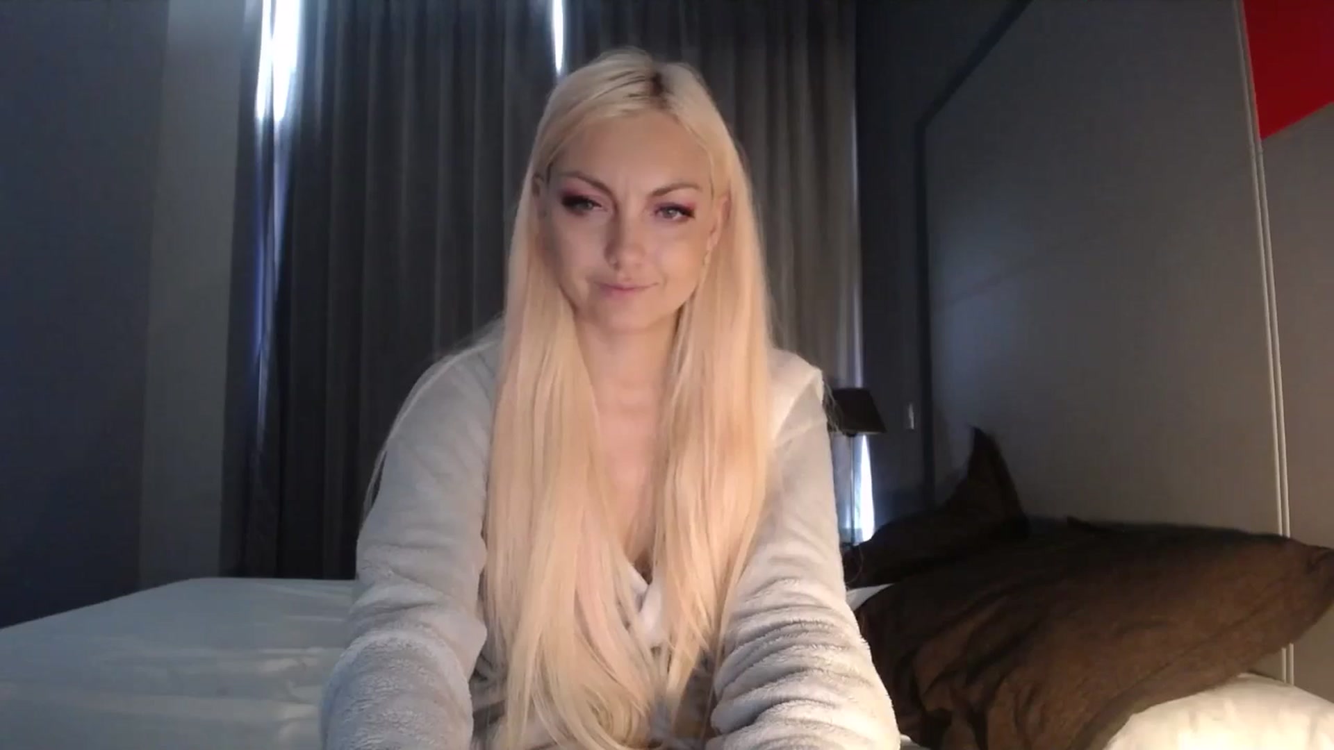 Gallery image thumbnail from AlissaMay's myfreecams stream on, 04/27/2024, 12:31 image 19 of 20