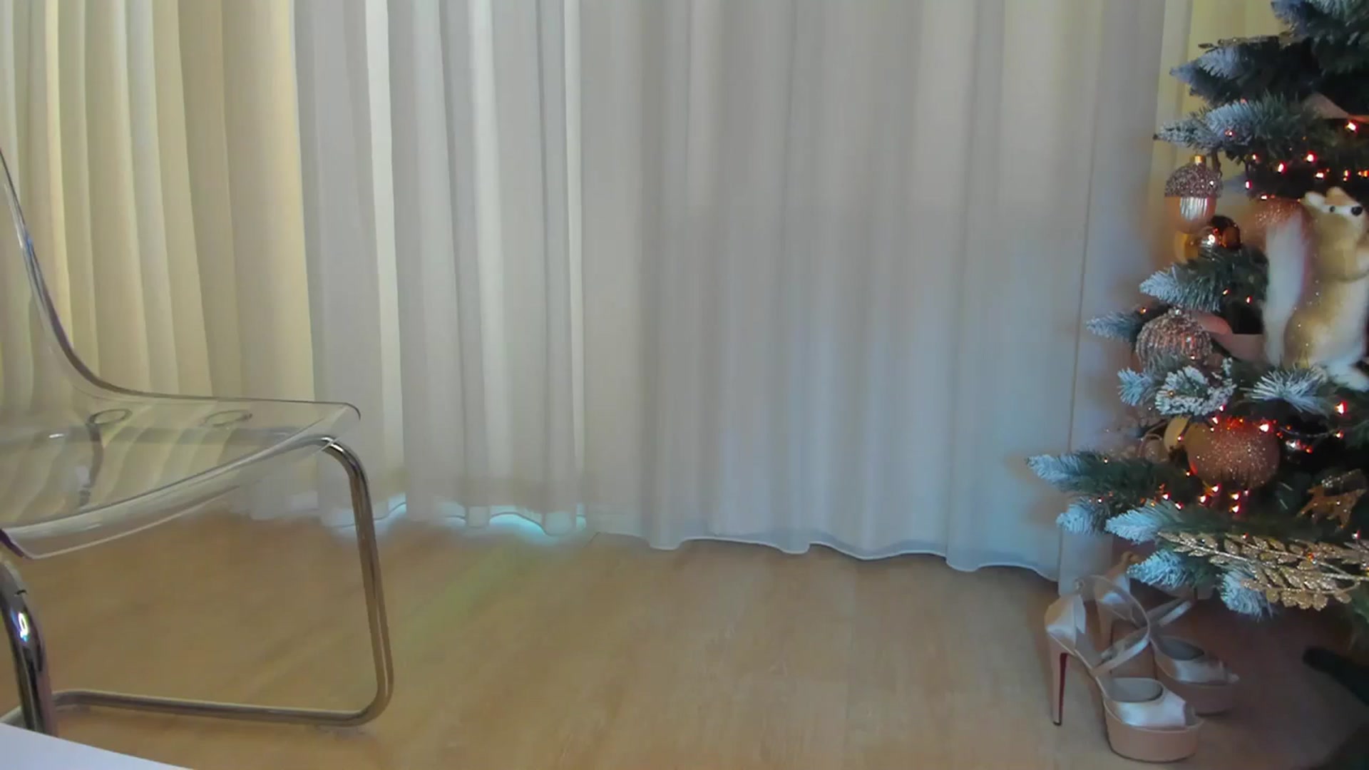 Gallery image thumbnail from Alissa_May's myfreecams stream on, 12/24/2023, 11:52 image 19 of 20