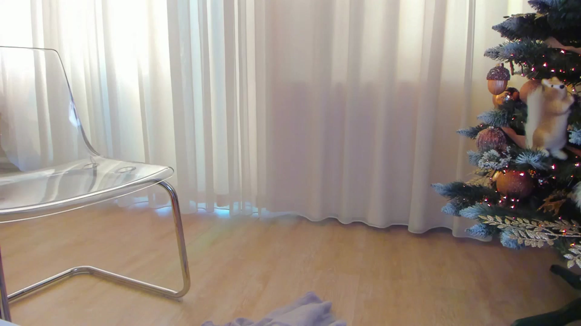 Gallery image thumbnail from Alissa_May's myfreecams stream on, 12/29/2023, 08:47 image 16 of 20
