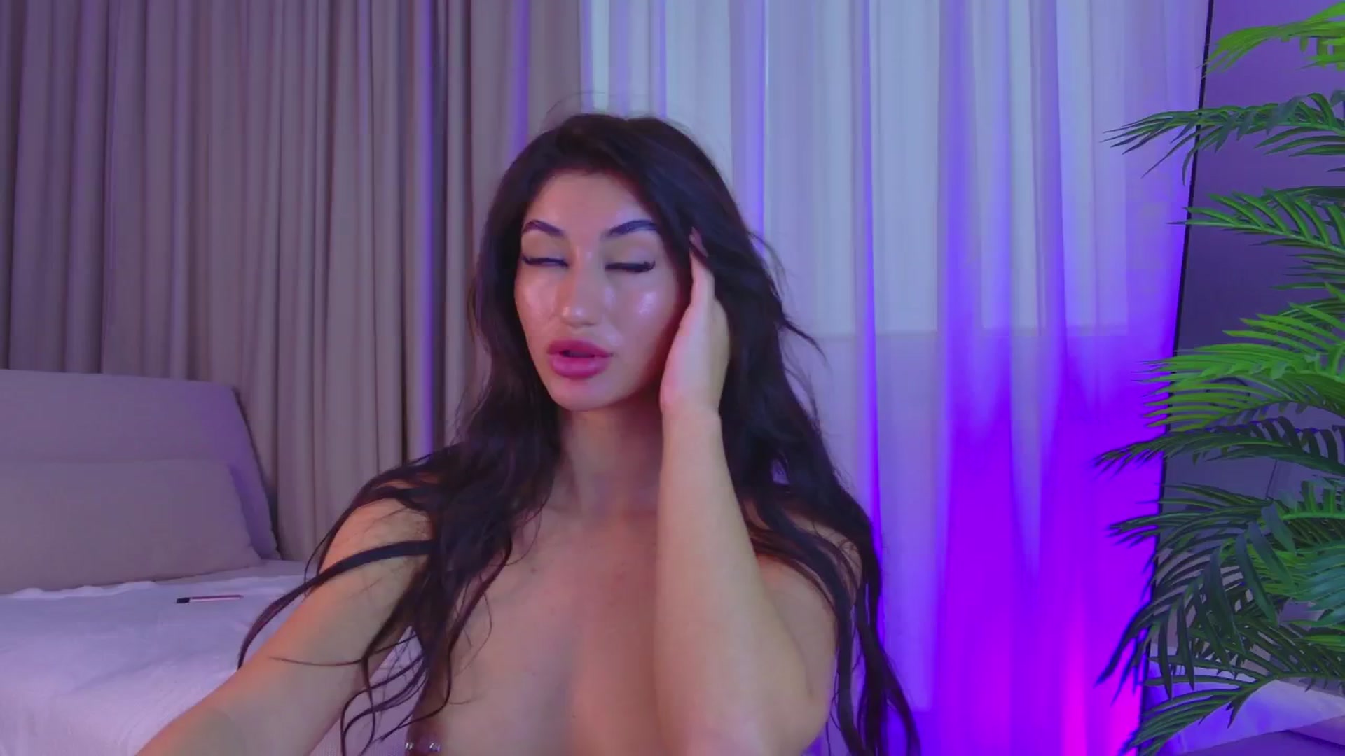 Gallery image thumbnail from Alissa_May's myfreecams stream on, 11/12/2024, 14:02 image 17 of 20