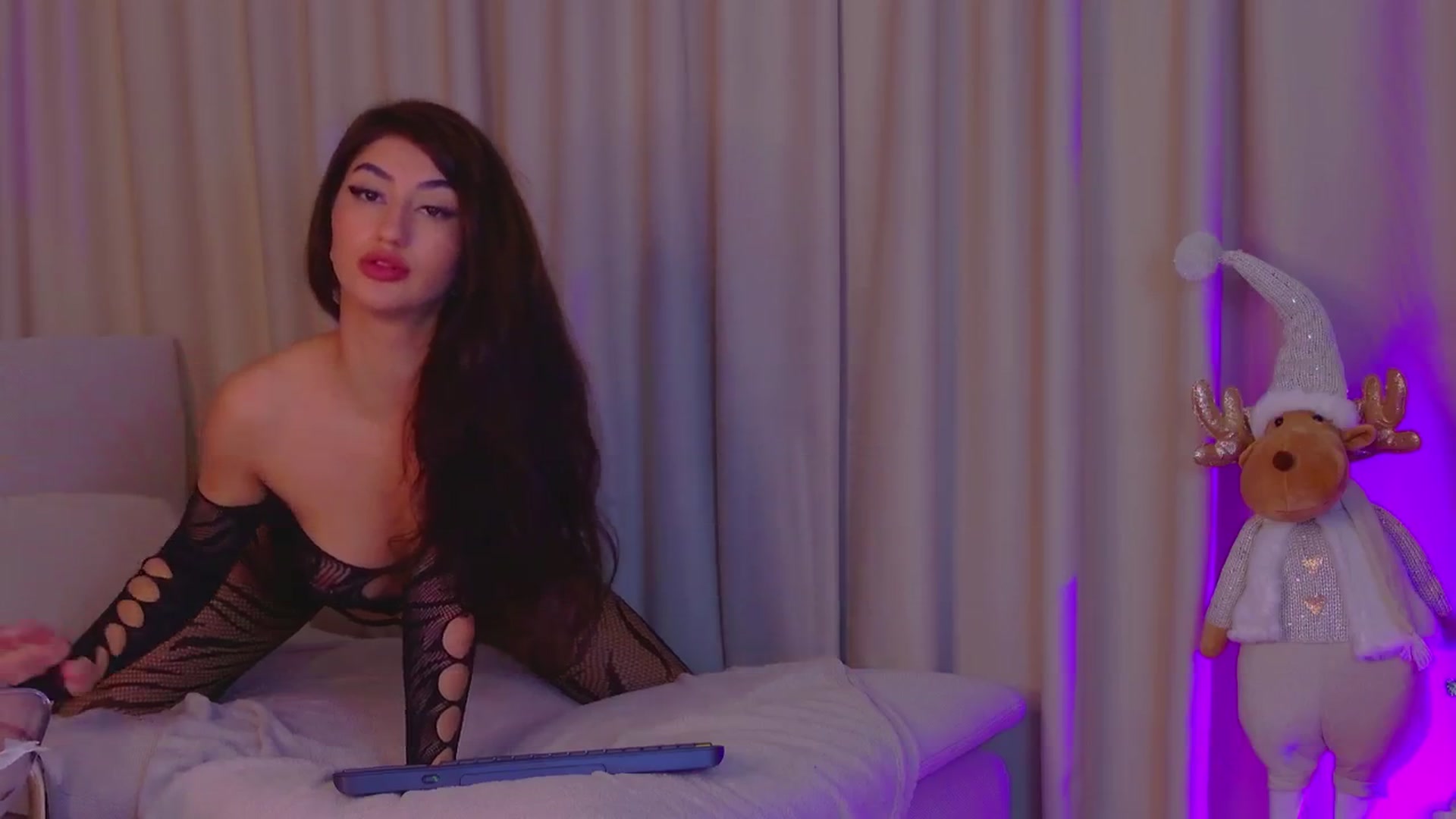 Gallery image thumbnail from Alissa_May's myfreecams stream on, 12/18/2024, 12:26 image 20 of 20