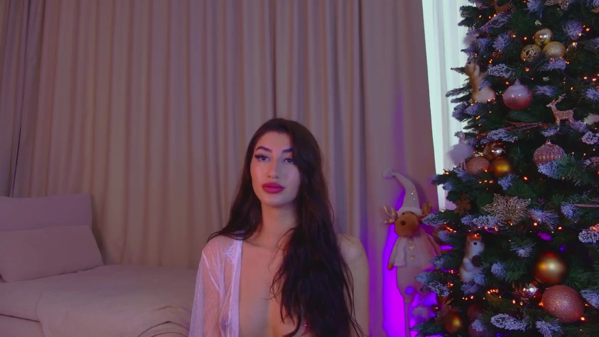 Gallery image thumbnail from Alissa_May's myfreecams stream on, 12/20/2024, 12:43 image 4 of 20