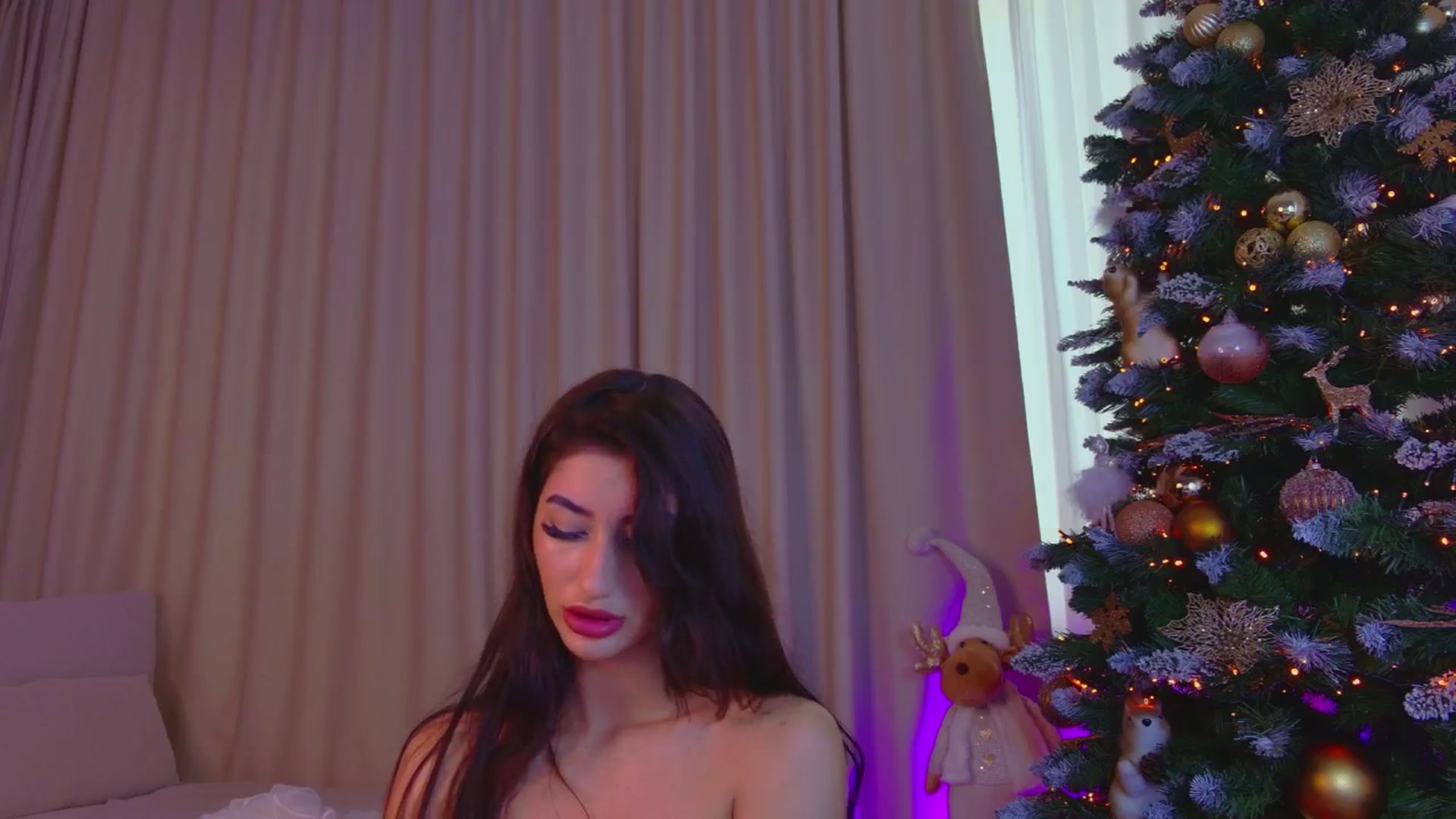 Gallery image thumbnail from Alissa_May's myfreecams stream on, 12/20/2024, 12:43 image 2 of 20