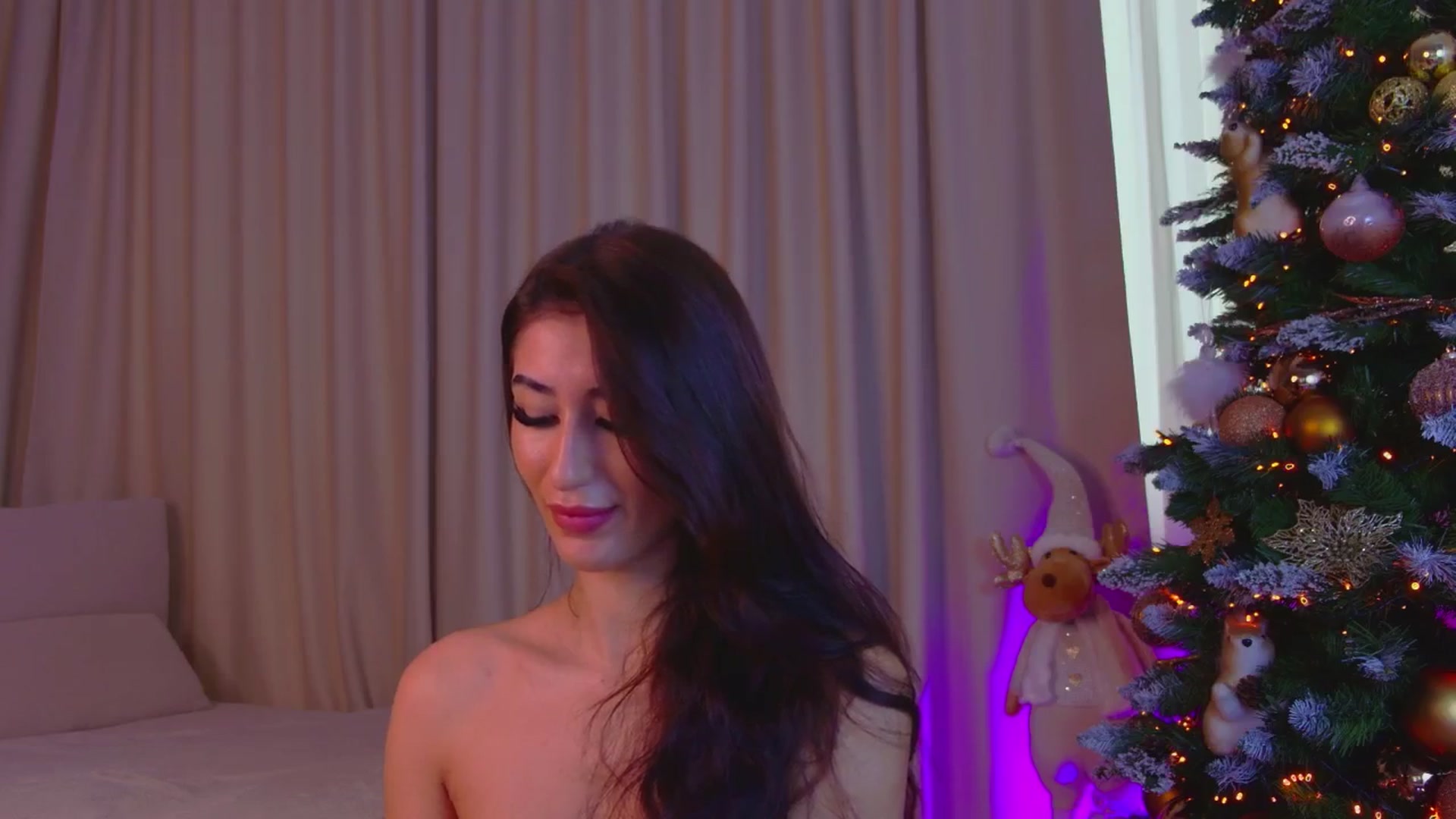 Gallery image thumbnail from Alissa_May's myfreecams stream on, 12/23/2024, 11:13 image 10 of 20