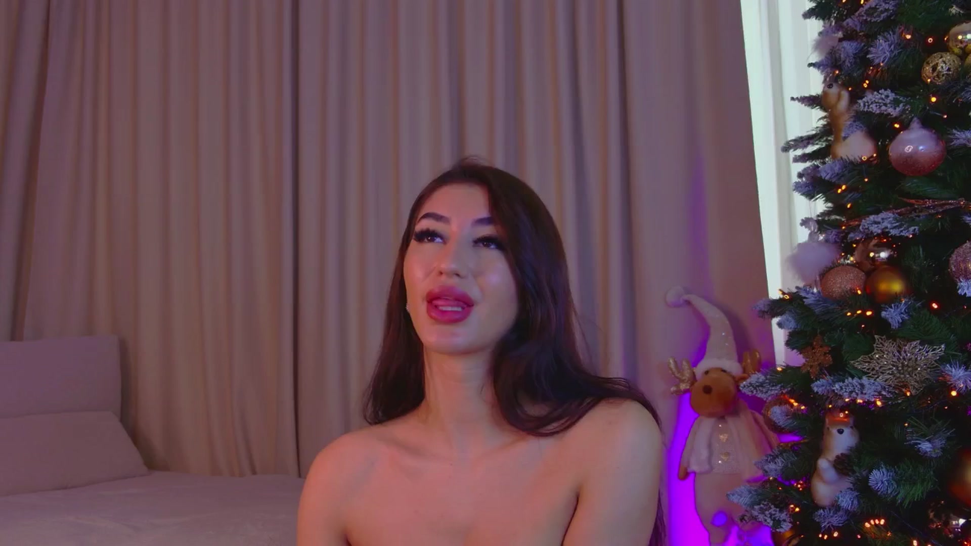 Gallery image thumbnail from Alissa_May's myfreecams stream on, 12/23/2024, 11:13 image 1 of 20